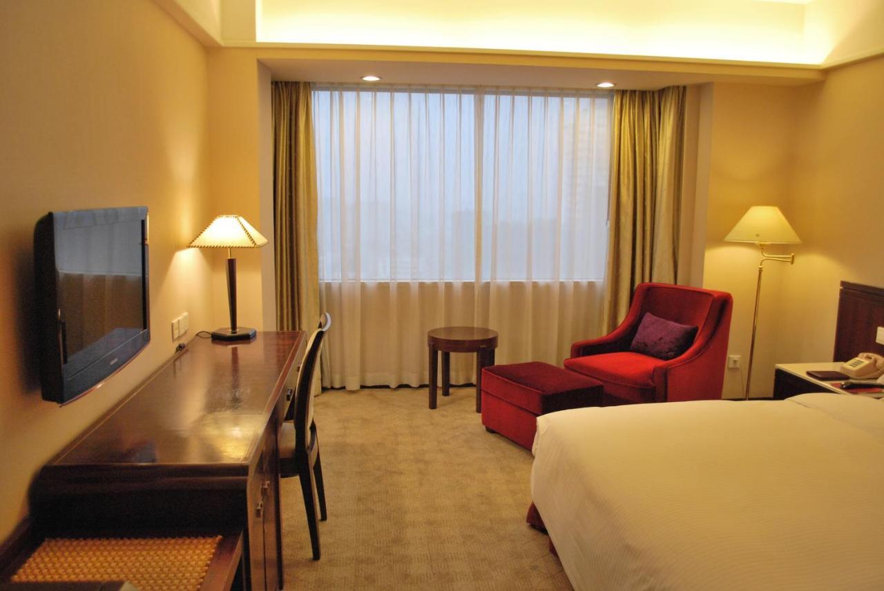 Zhongshan International Hotel Exterior photo